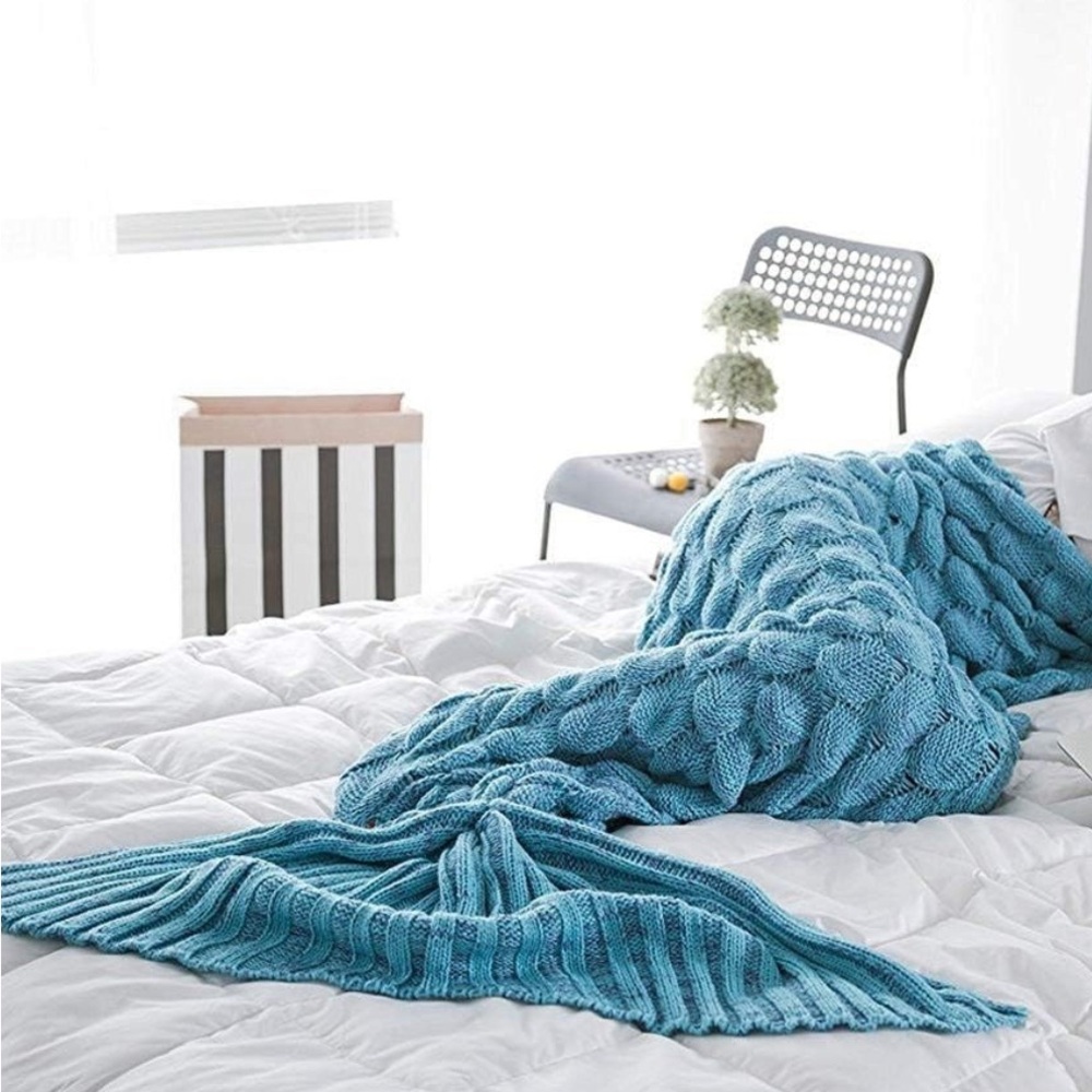 NWOT Mermaid Tail Blanket, Knitted Blue and Purple